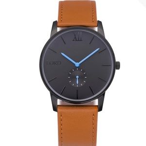 Men’s brown leather watch